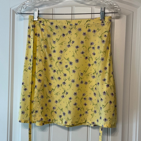 Dolls Kill Motel Rocks Handmade Floral Wrap Mini Skirt Women’s Size Small - Picture 11 of 16